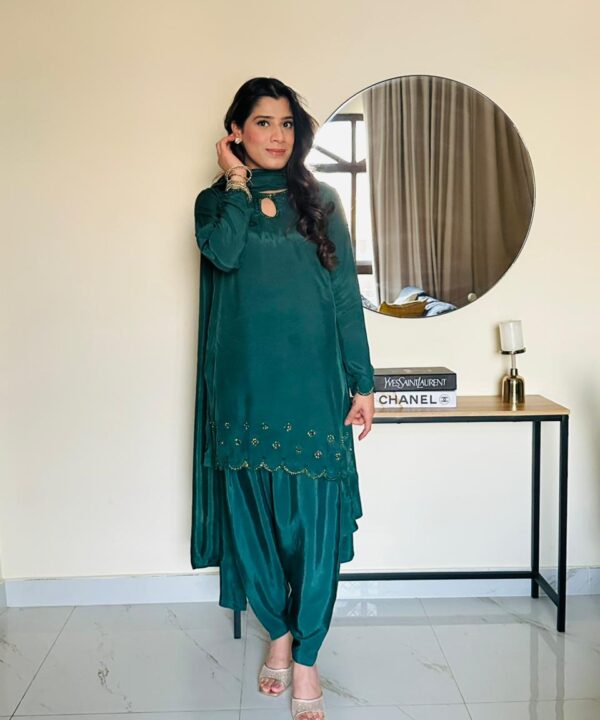 Emerald scalloped